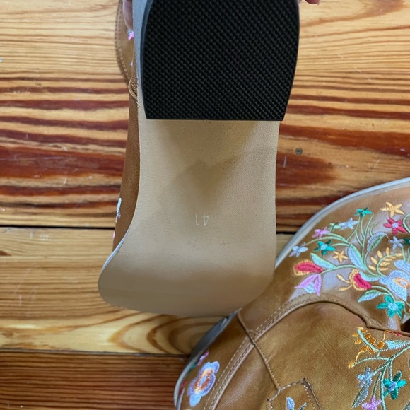 Ladies boots - Picture 10 of 11